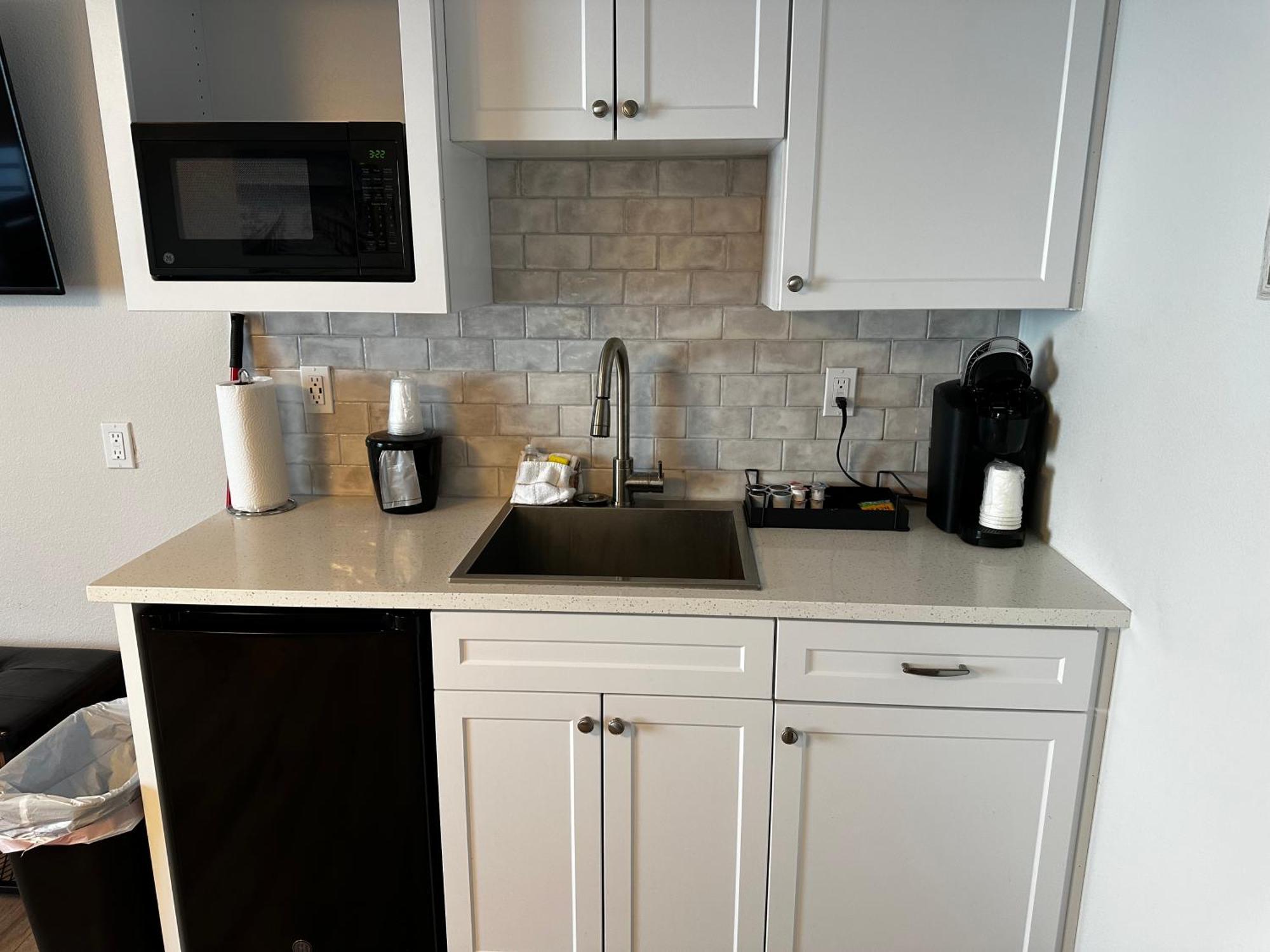 West Beach Suites Lincoln City Habitación foto